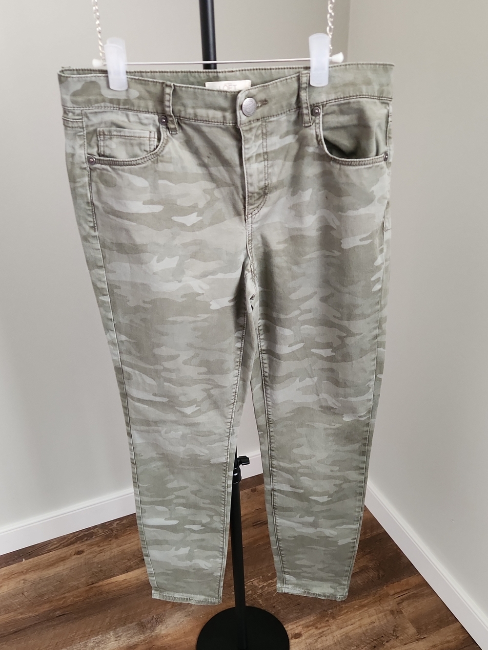 Ann Taylor Loft Marisa Fit Camouflage Size 4 Trousers